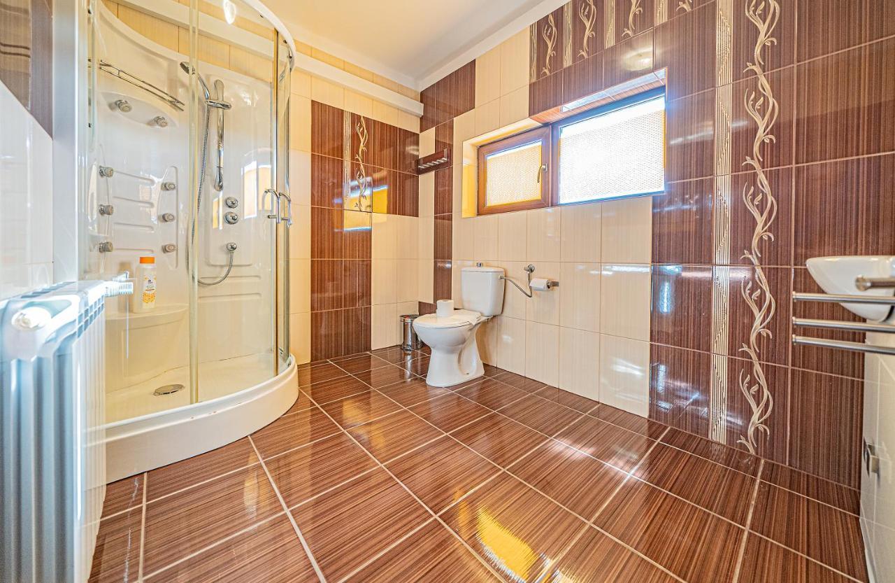 Pension Onix Vienna Airport Hotel Maria Ellend Bagian luar foto